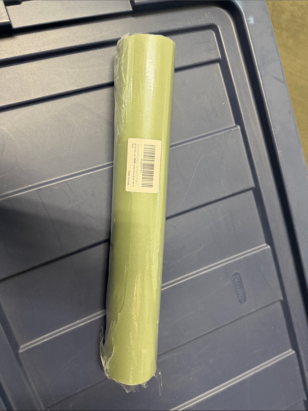 Light Green Peel and Stick Wallpaper 15.7” x 590.5” new - Decorative Roll